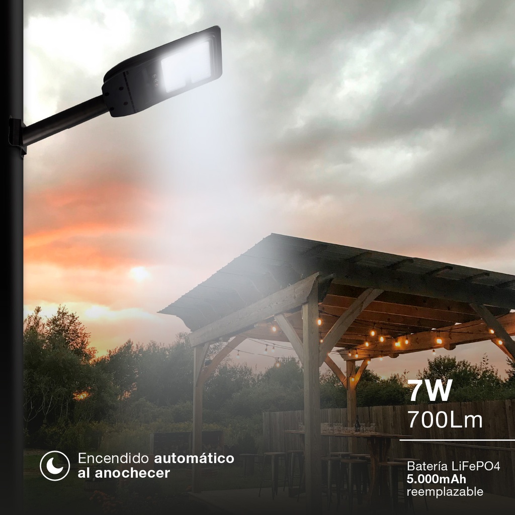 Farola solar LED Buat con sensor de movimiento y crepuscular 7W 6500K IP65
