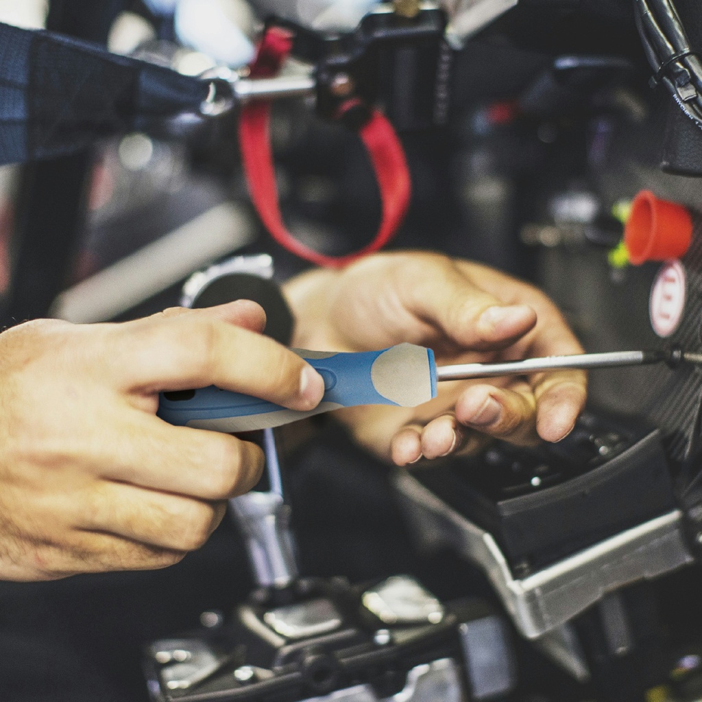 Set 4 destornilladores - 2 planos y 2 Philips