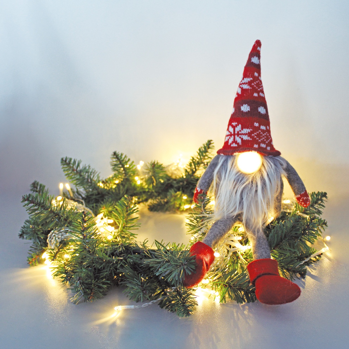 Gnomo de navidad LED con piernas colgantes Dremth 41cm 2xCR2032 Rojo y gris