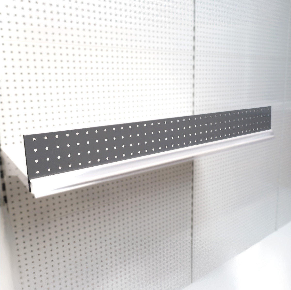 Stop for shelves for exhibitor Sunnet Gray